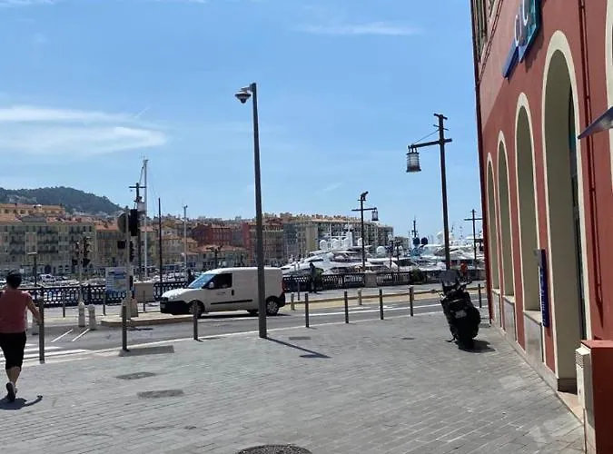 Appartement refait à neuf au coeur de Nice